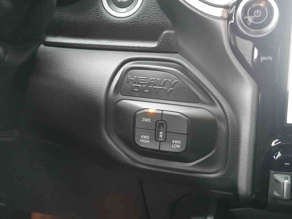 Used 2025 RAM 3500 Big Horn image 9