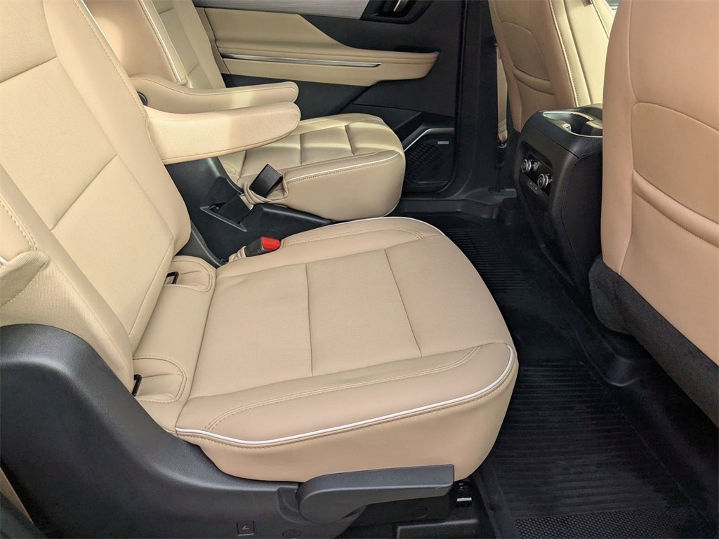 Certified 2025 Buick Enclave Preferred w/ Power Package image 27