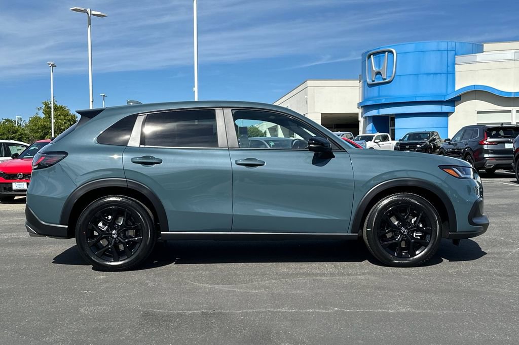 New 2025 Honda HR-V Sport image 3