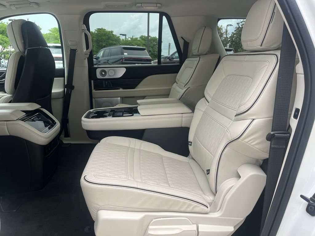 Used 2022 Lincoln Navigator L Black Label AWD/4WD image 13