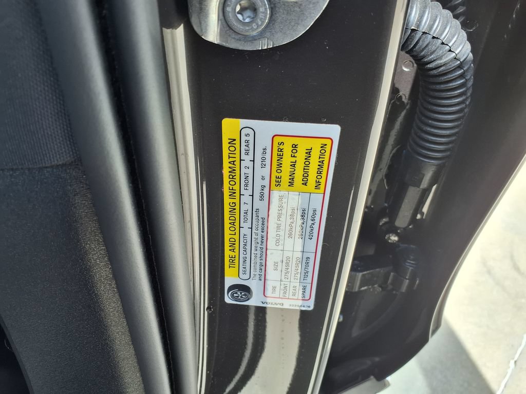 Certified 2025 Volvo XC90 B5 Core w/ Protection Package Premier AWD/4WD image 38