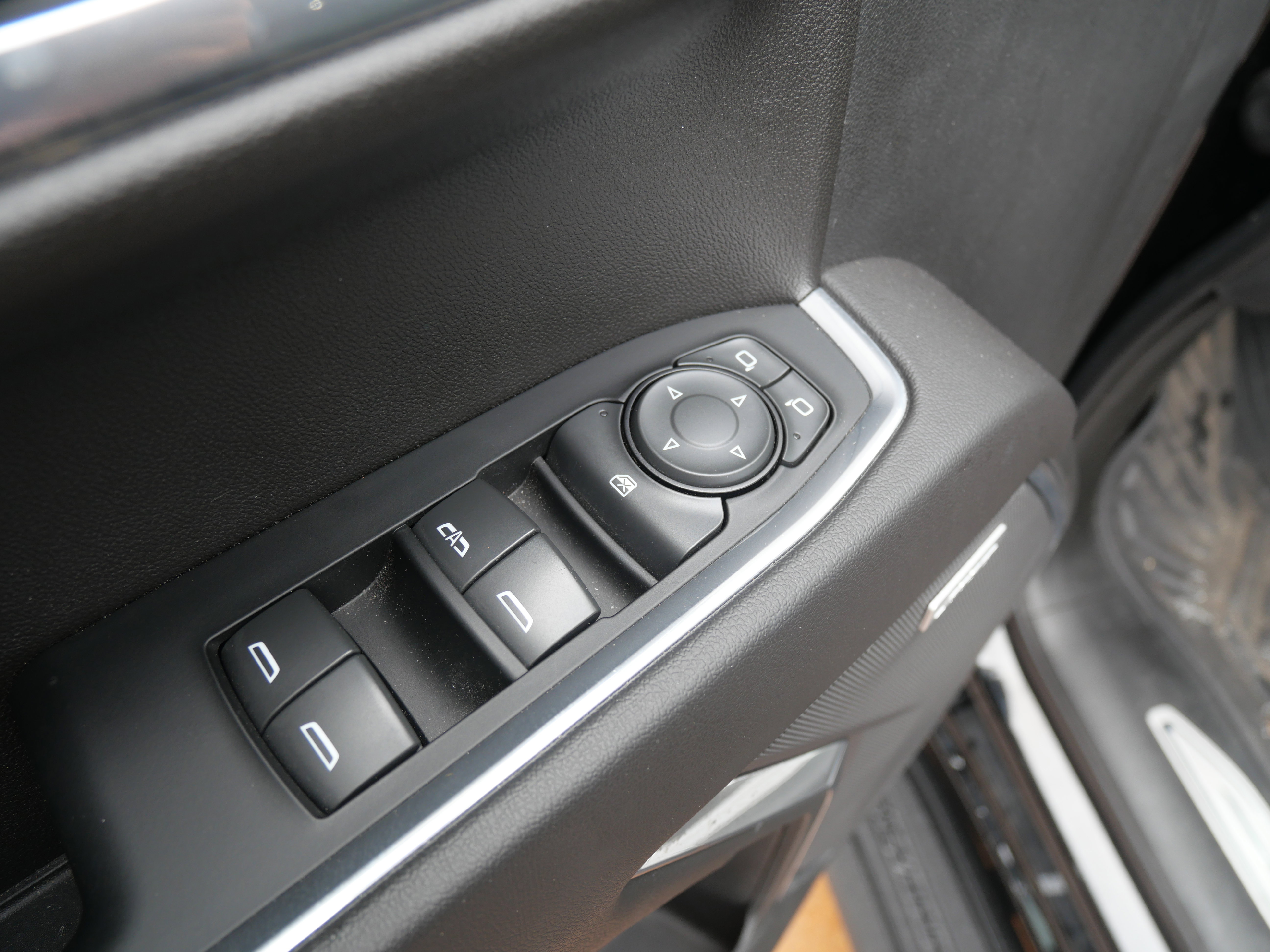 Used 2022 Chevrolet Silverado 1500 LT Trail Boss w/ LT Trail Boss Premium Package image 8