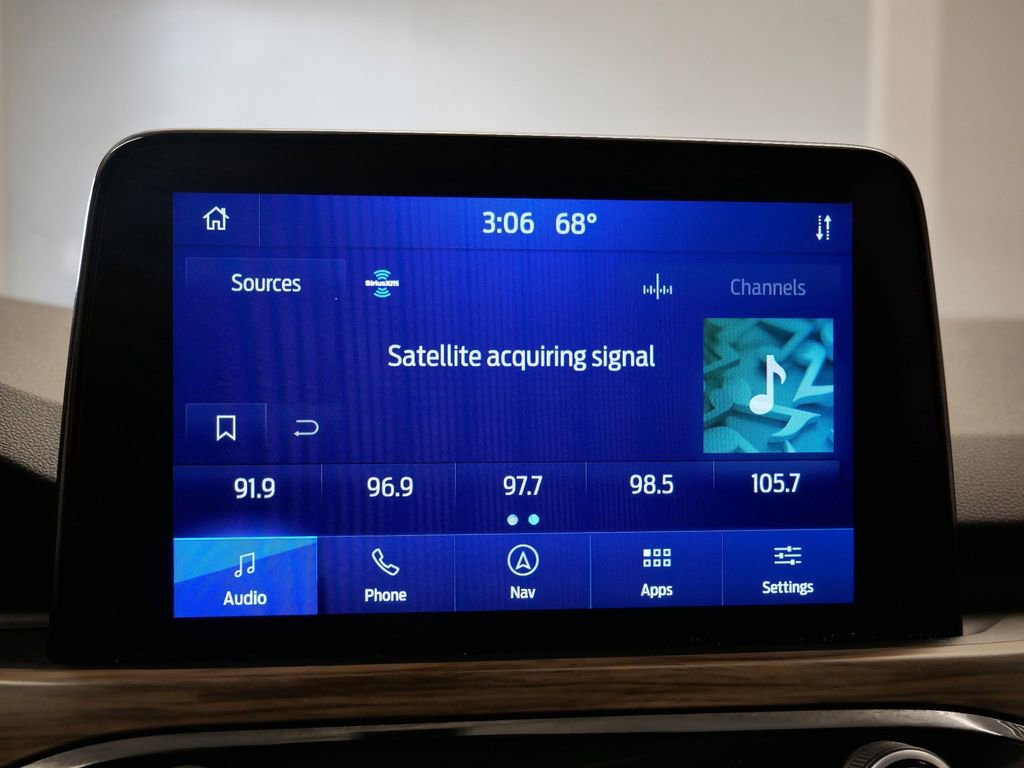 Used 2020 Ford Escape Titanium image 38