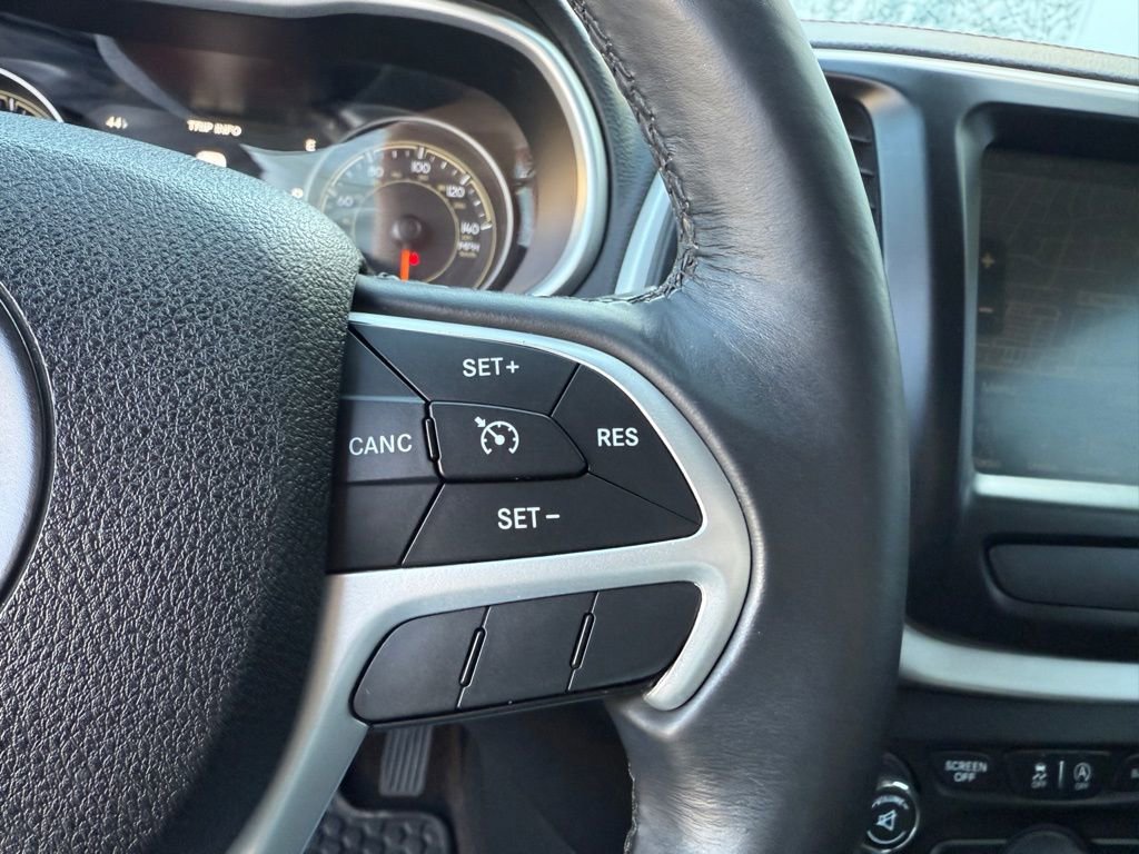 Used 2016 Jeep Cherokee Trailhawk w/ Comfort/Convenience Group image 36