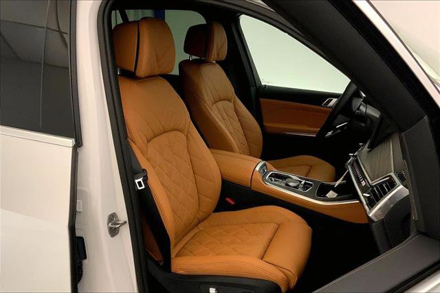 New 2026 BMW X5 xDrive50e w/ Climate Comfort Package image 7