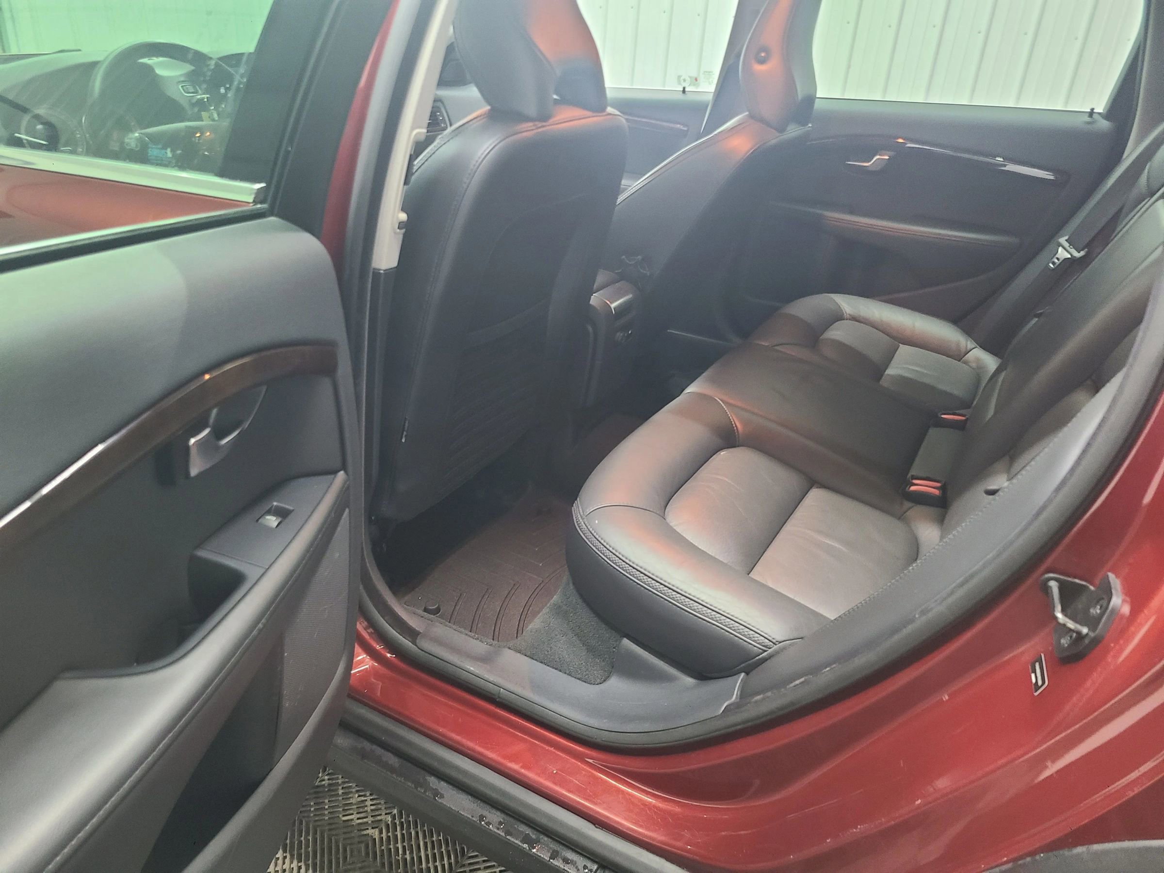 Used 2013 Volvo XC70 3.2 image 35