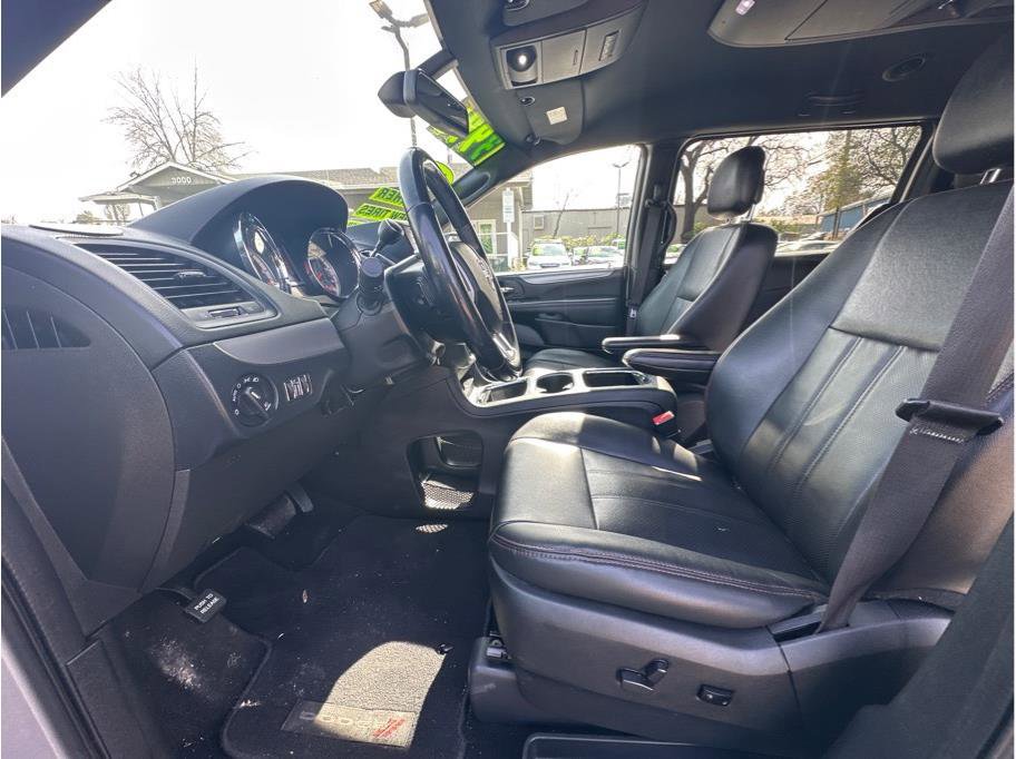 Used 2019 Dodge Grand Caravan GT image 14