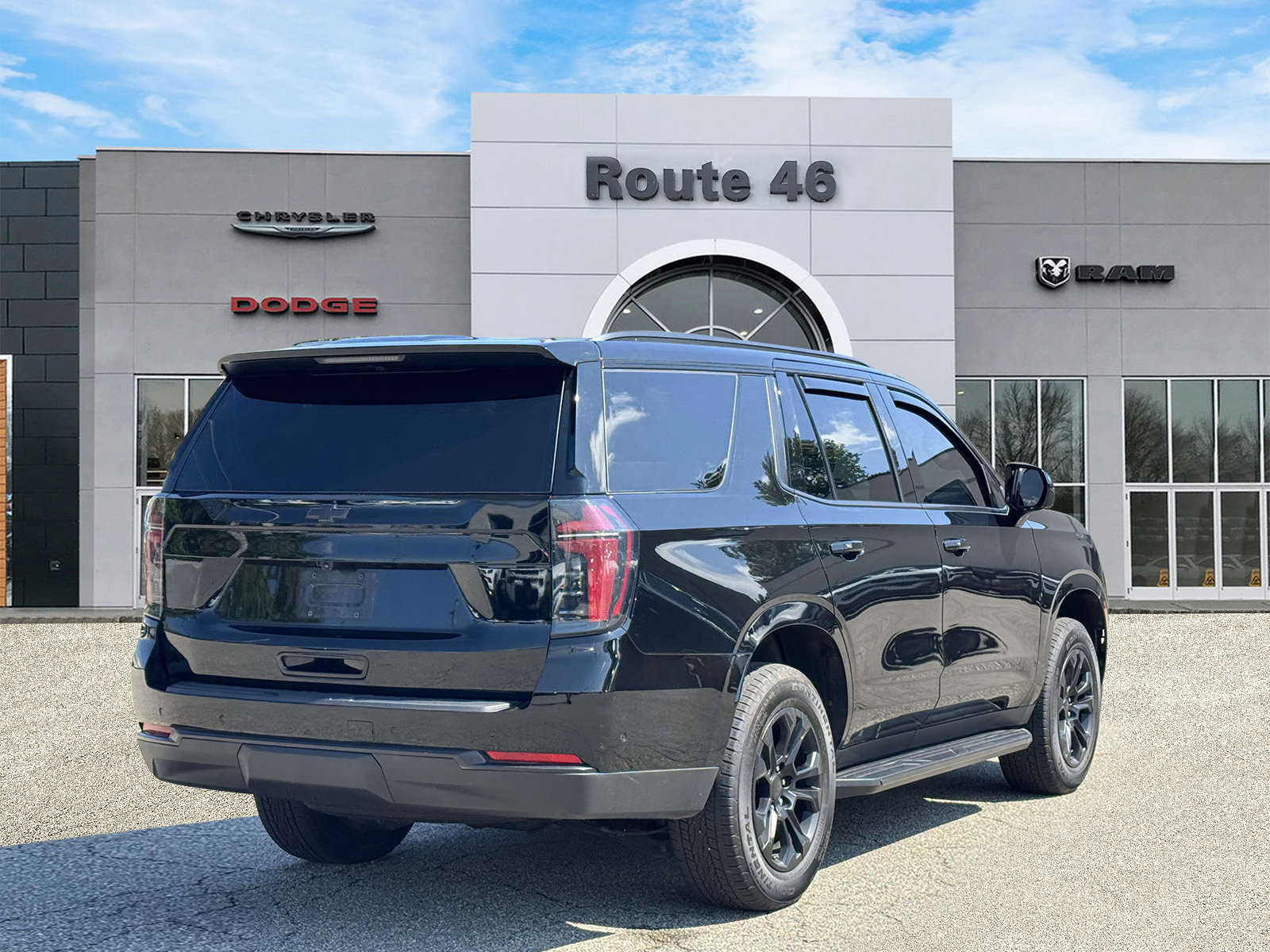 Used 2025 Chevrolet Tahoe LS AWD/4WD image 5