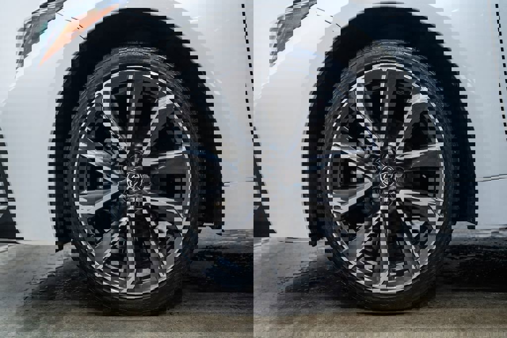 Used 2022 Toyota Corolla SE FWD image 11