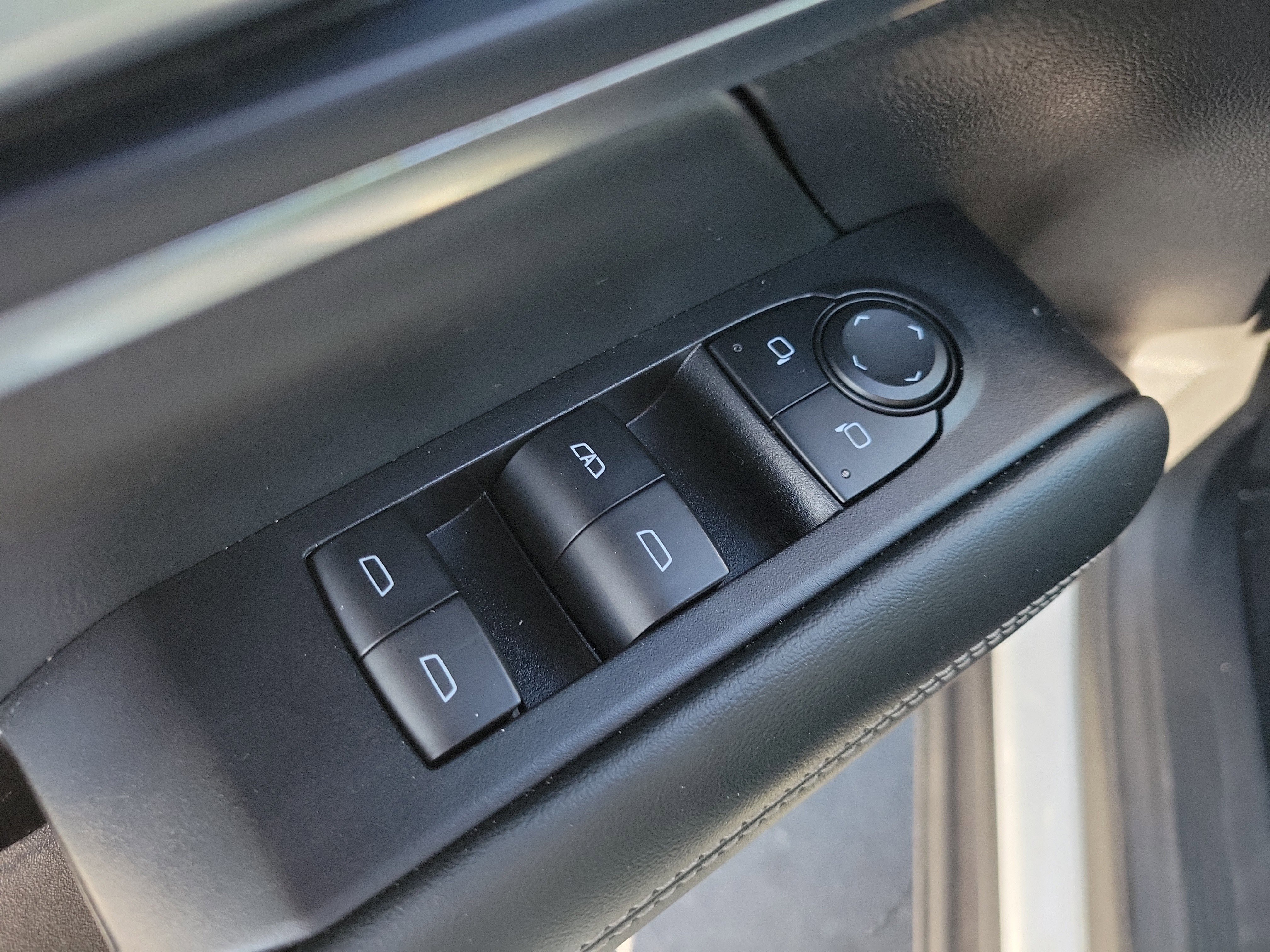 Used 2025 GMC Terrain Elevation image 18