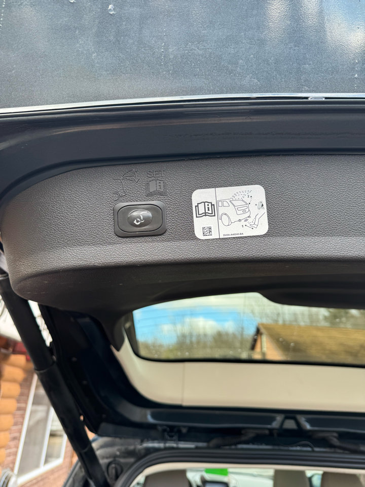 Used 2019 Ford Escape Titanium image 20