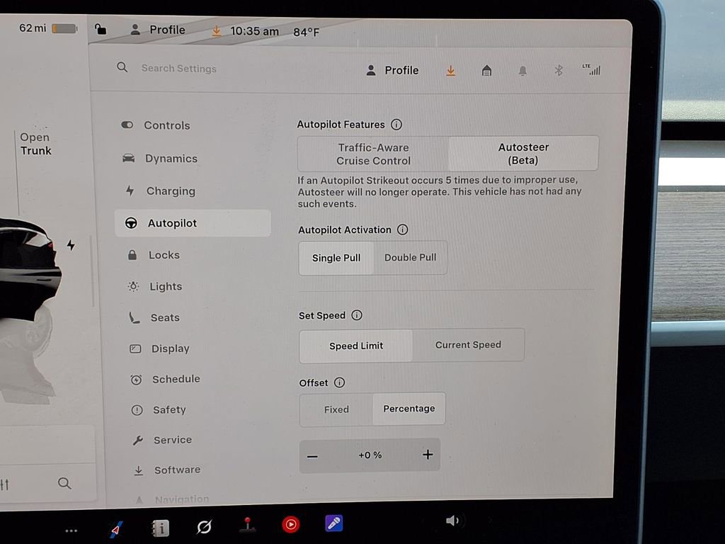 Used 2025 Tesla Model Y Long Range RWD image 34