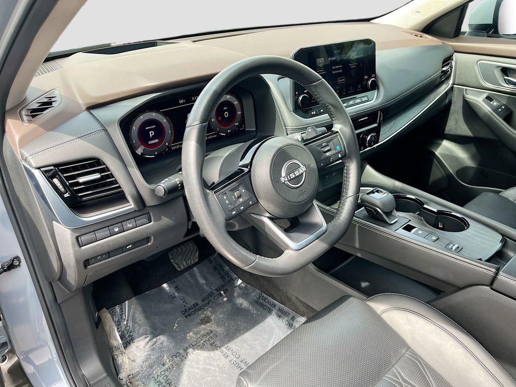 Used 2023 Nissan Rogue Platinum w/ Platinum Premium Package FWD image 16