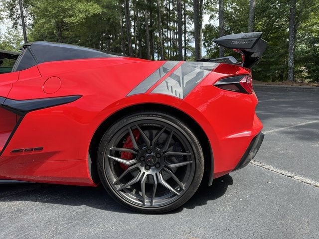 Used 2024 Chevrolet Corvette Z06 w/ Z07 Performance Package RWD image 9