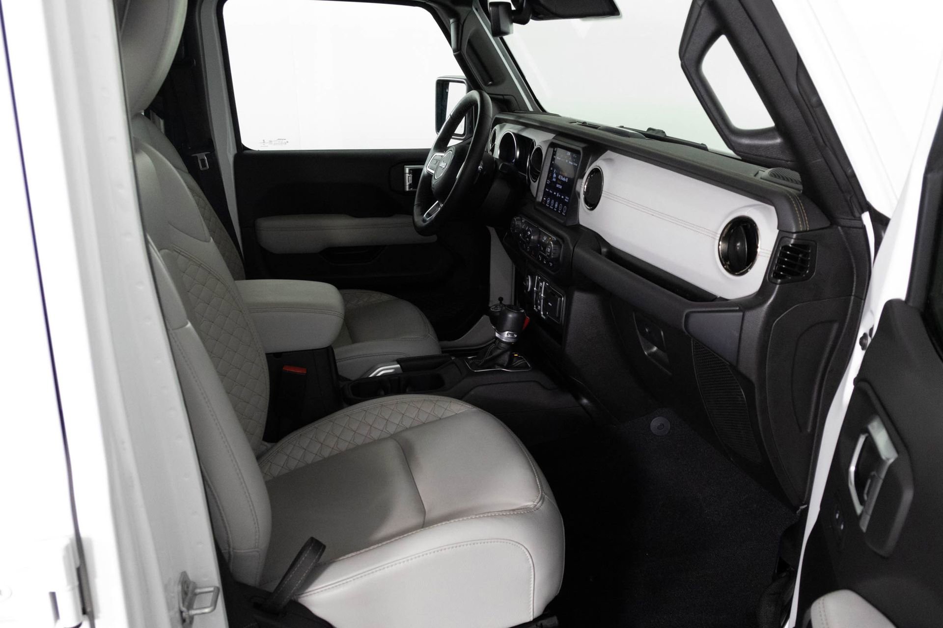 Used 2022 Jeep Wrangler Unlimited Sahara image 43