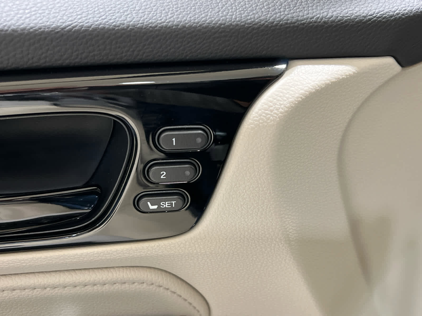 Certified 2026 Honda Odyssey Elite image 19