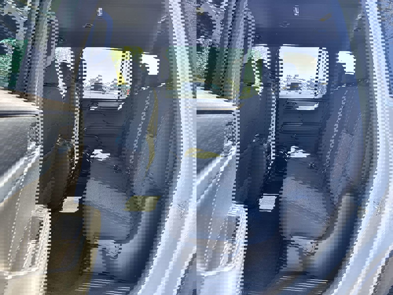 Used 2025 GMC Acadia Elevation image 30