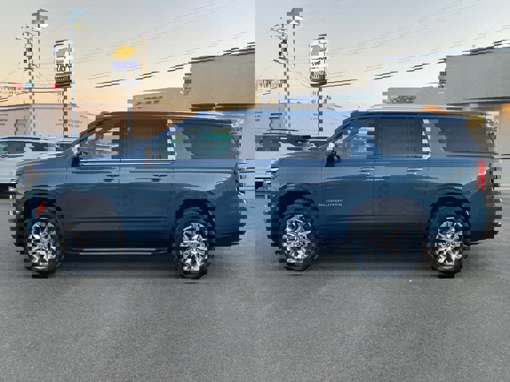Used 2025 Chevrolet Suburban Premier image 8