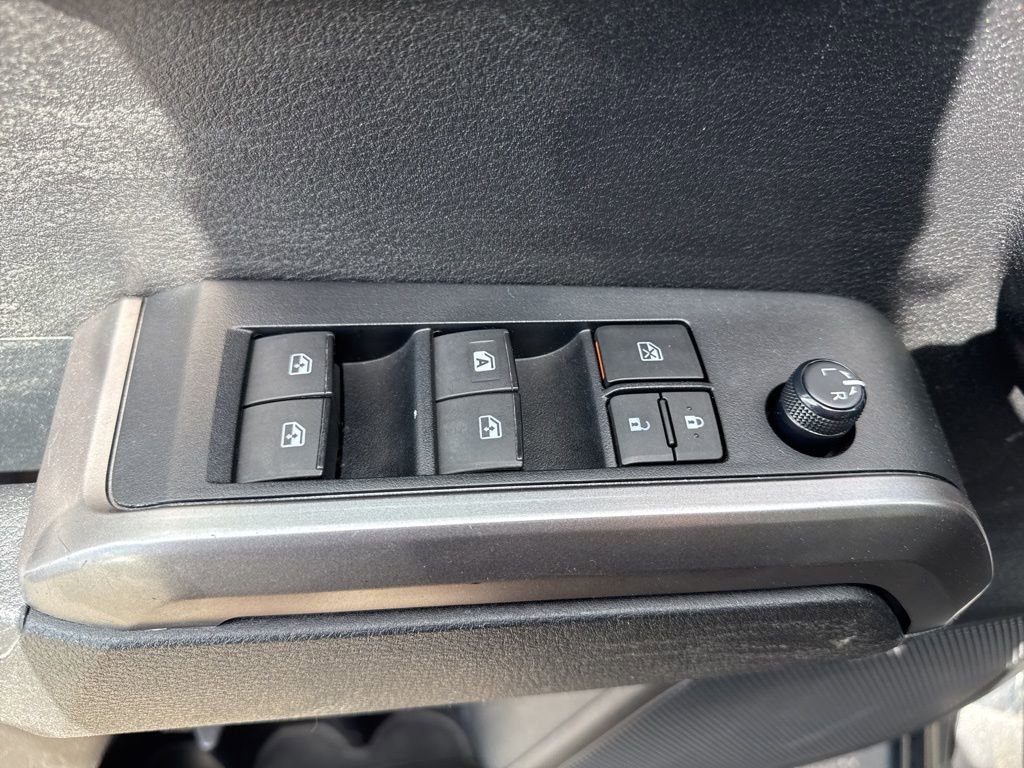 Used 2021 Toyota Tacoma SR5 AWD/4WD image 23