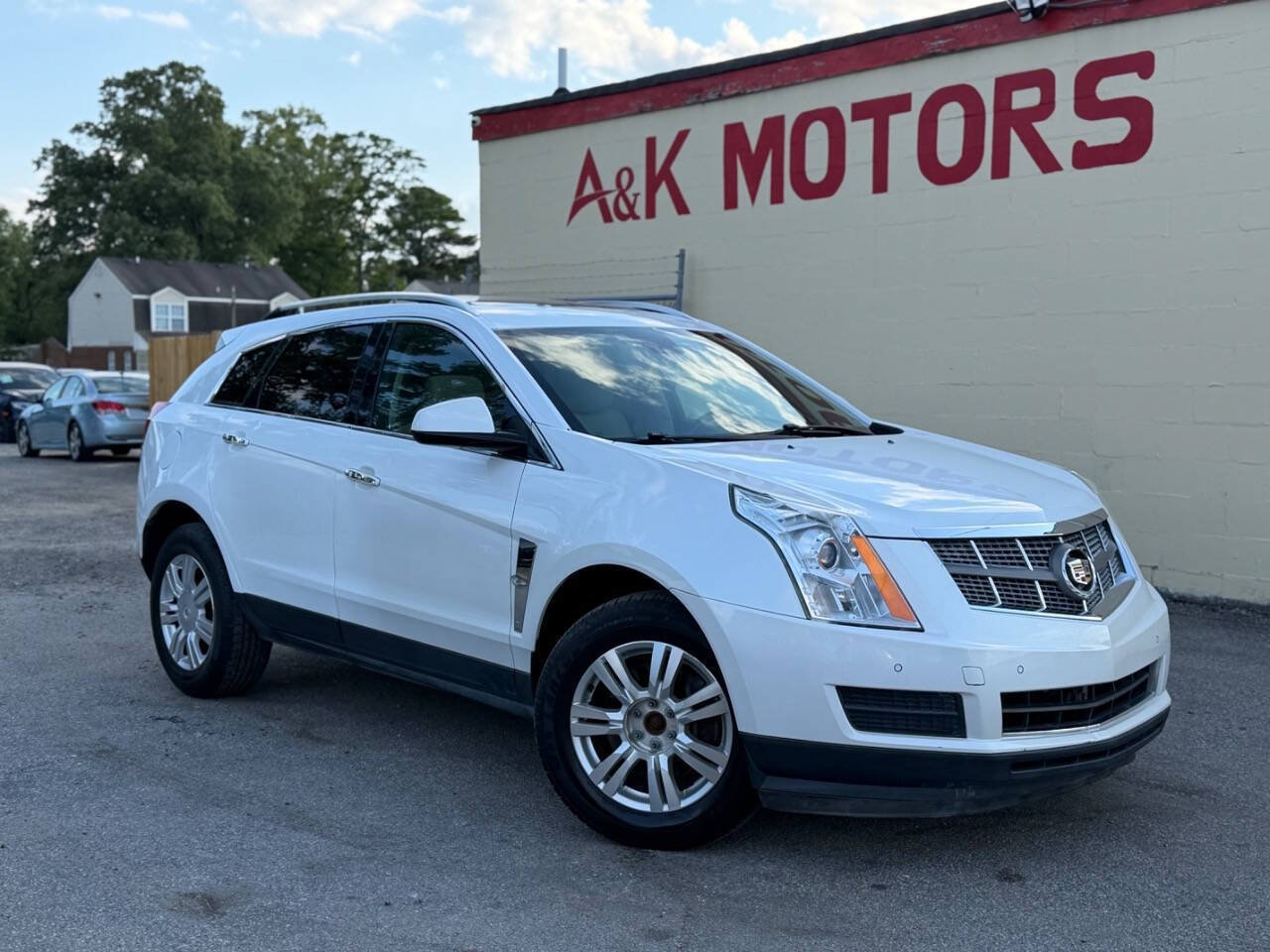 Used 2012 Cadillac SRX Luxury FWD image 1