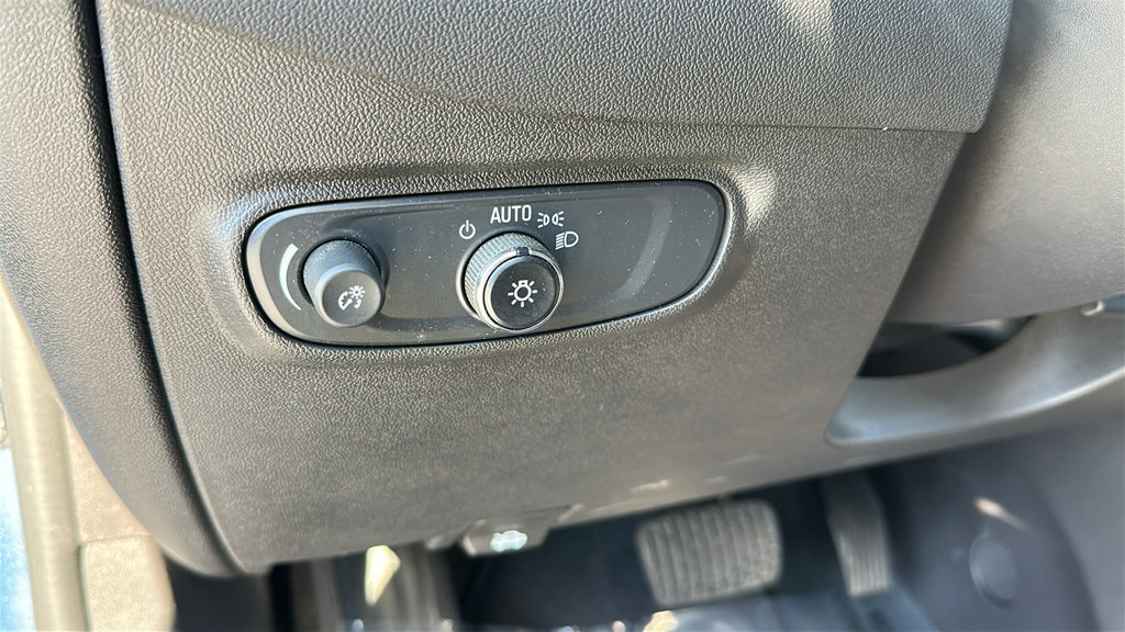 Used 2024 Chevrolet Equinox LT AWD/4WD image 16
