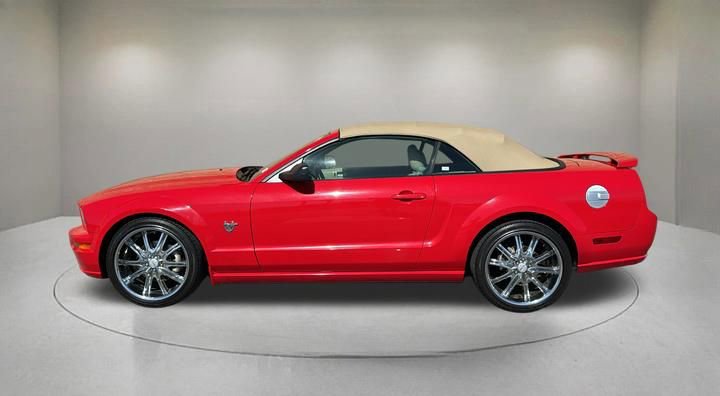 Used 2009 Ford Mustang GT Premium RWD image 5