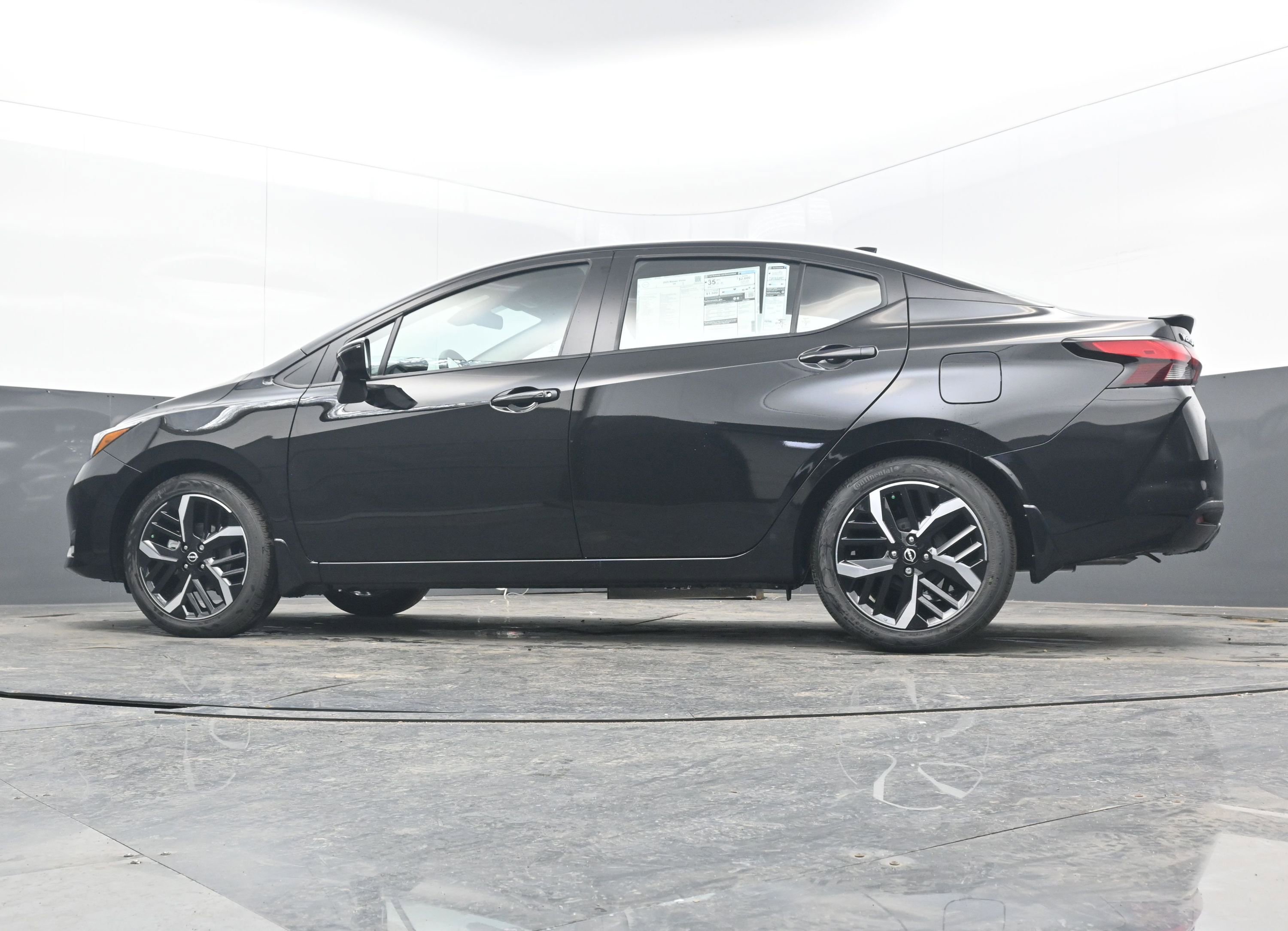 New 2025 Nissan Versa SR image 26