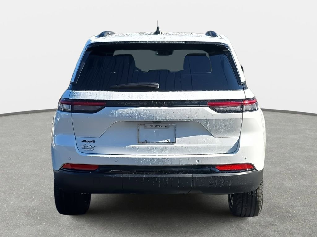 New 2025 Jeep Grand Cherokee Altitude image 6