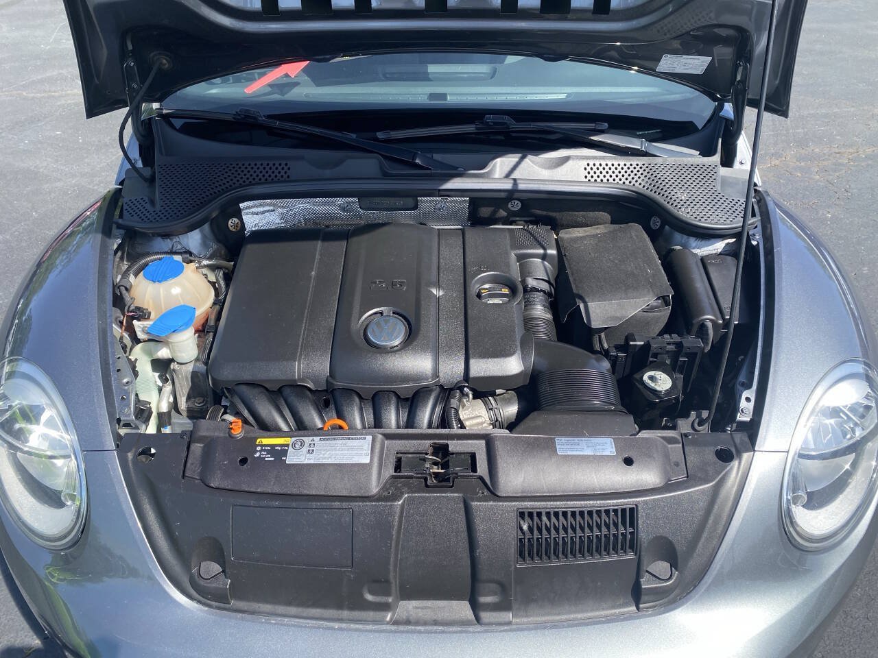 Used 2013 Volkswagen Beetle 2.5 FWD image 18
