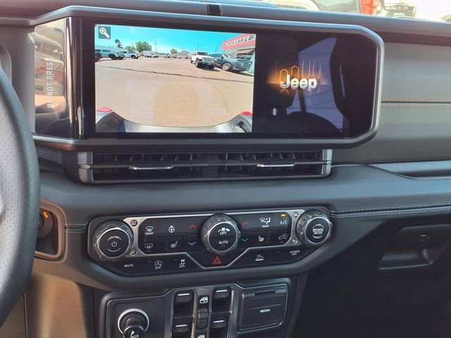 Used 2024 Jeep Gladiator Mojave w/ Steel Bumper Group image 17