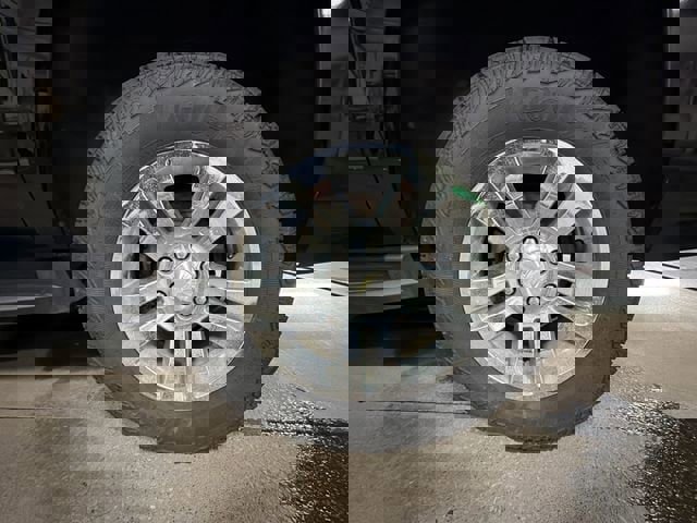 Used 2019 Chevrolet Suburban LT image 31