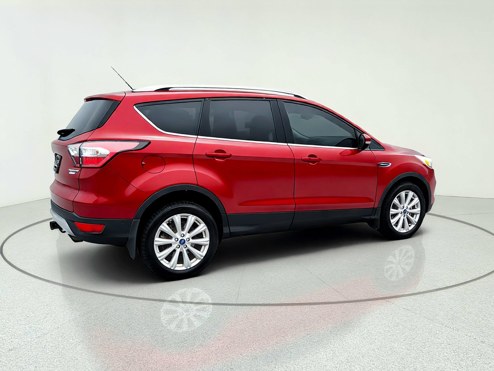 Used 2017 Ford Escape Titanium w/ Equipment Group 301A AWD/4WD image 8