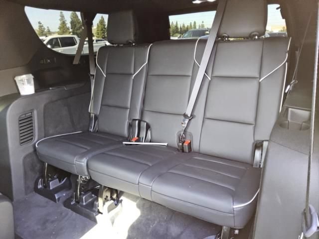 Used 2025 Cadillac Escalade ESV Sport w/ LPO, ONYX Package AWD/4WD image 5