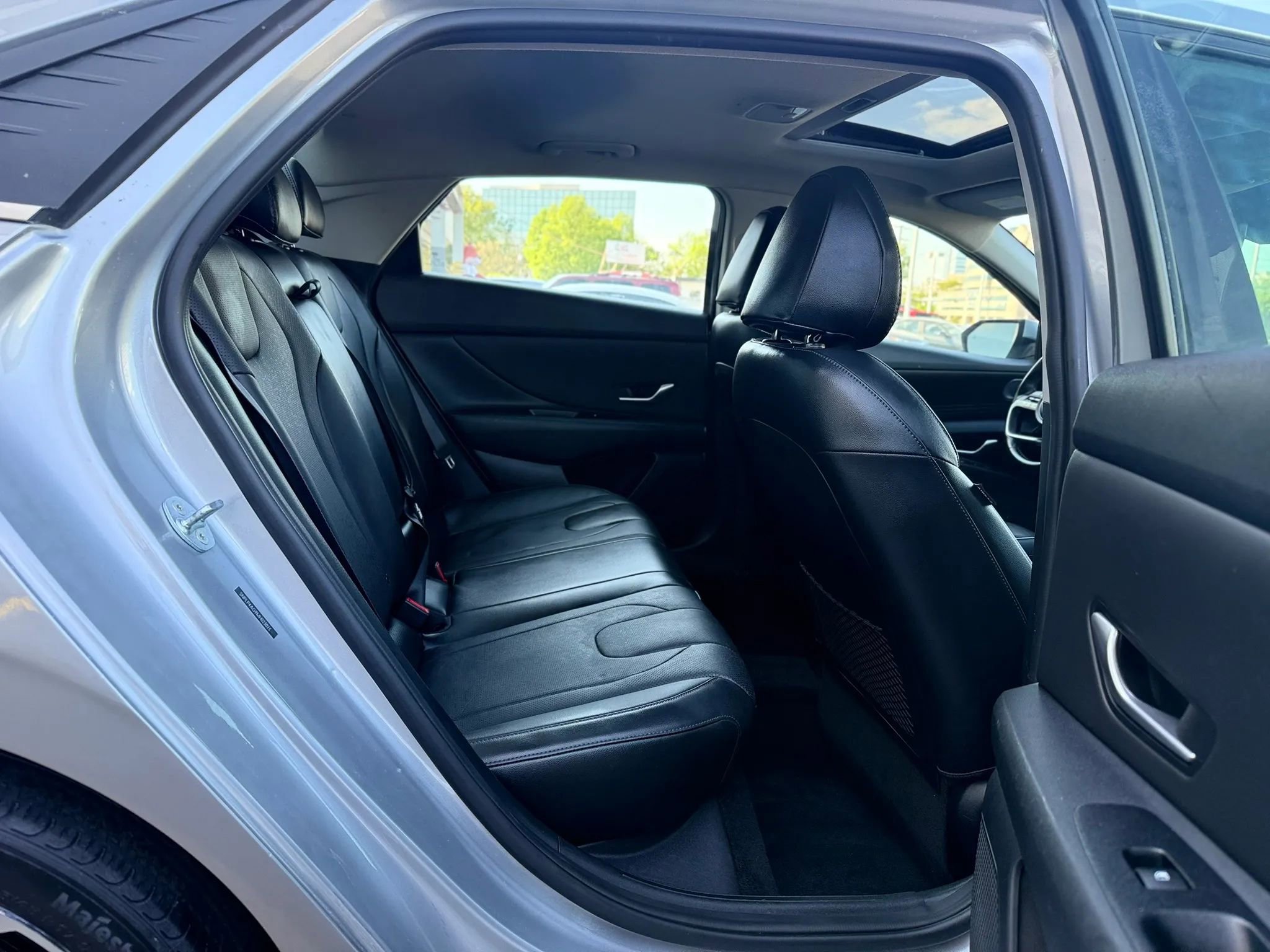 Used 2021 Hyundai Elantra Limited w/ Cargo Package FWD image 31