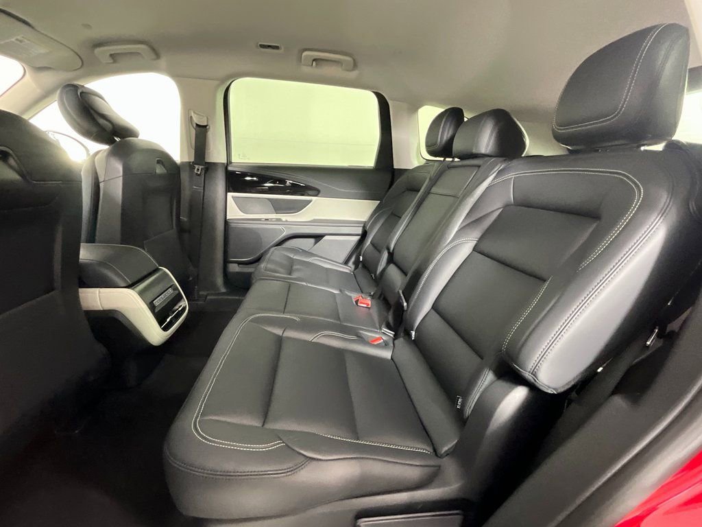 Used 2025 Lincoln Nautilus Premier image 25
