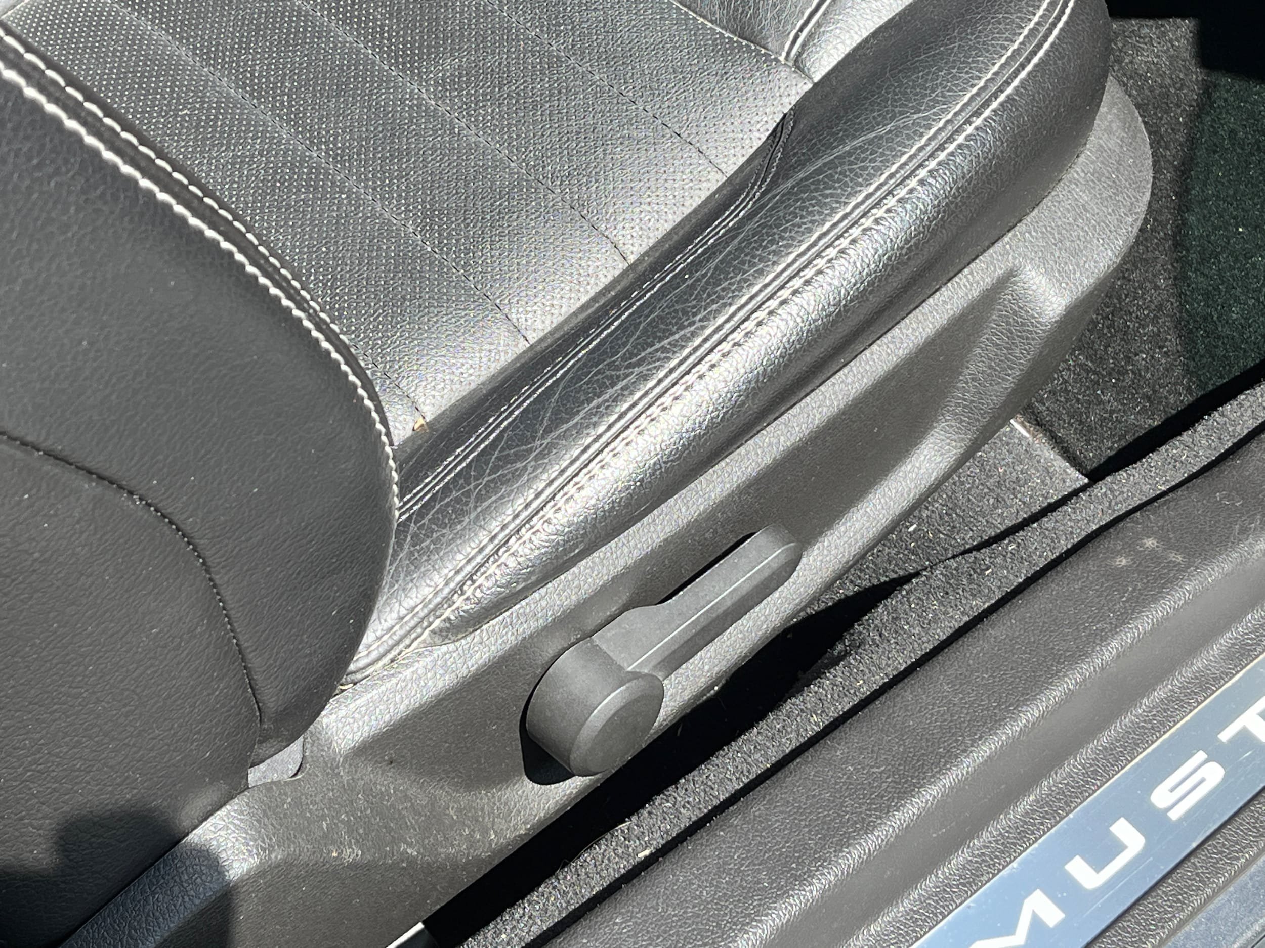 Used 2010 Ford Mustang GT Premium RWD image 12