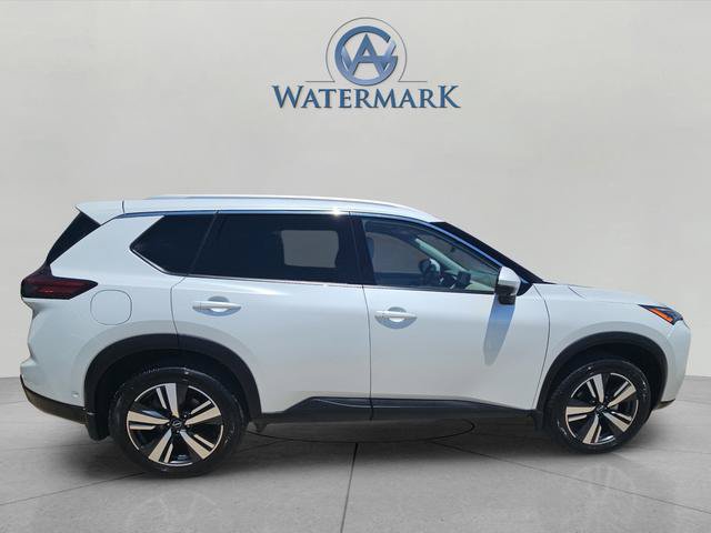 Used 2025 Nissan Rogue SL AWD/4WD image 6