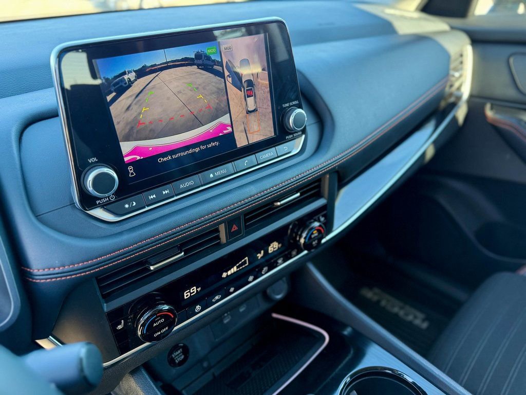 Used 2025 Nissan Rogue SV w/ Rock Creek Premium Package image 28