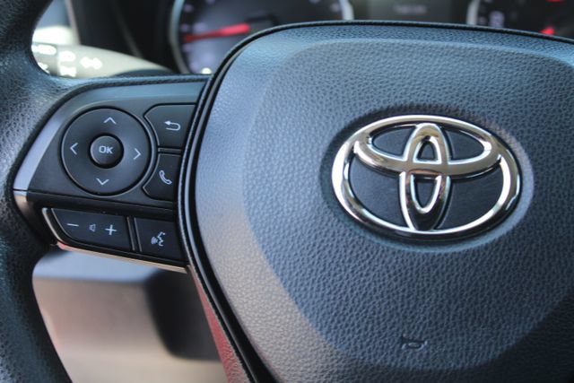 Used 2022 Toyota RAV4 XLE FWD image 20