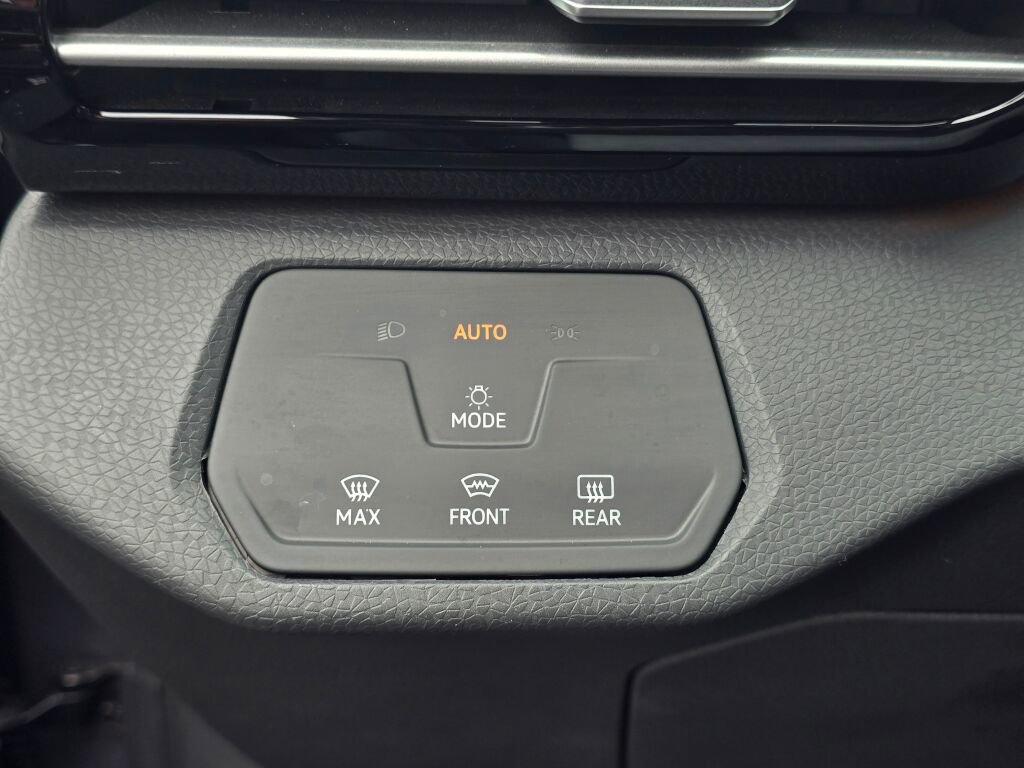 Used 2023 Volkswagen ID.4 Pro AWD/4WD image 22