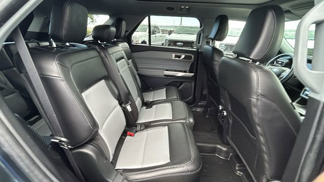 Certified 2022 Ford Explorer XLT w/ Equipment Group 202A image 13