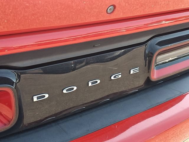 Used 2019 Dodge Challenger R/T w/ Cold Weather Group RWD image 35