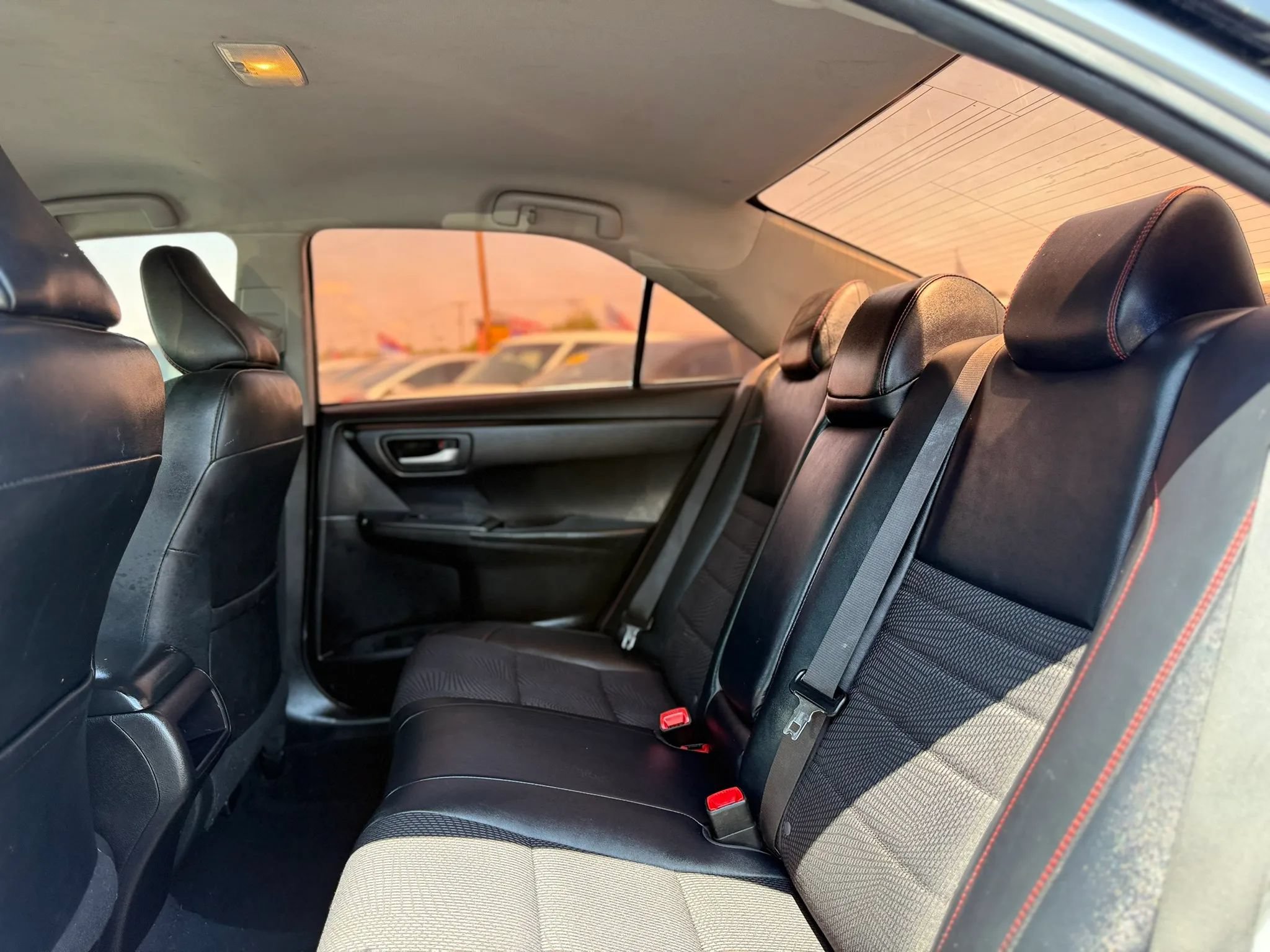 Used 2017 Toyota Camry SE FWD image 18