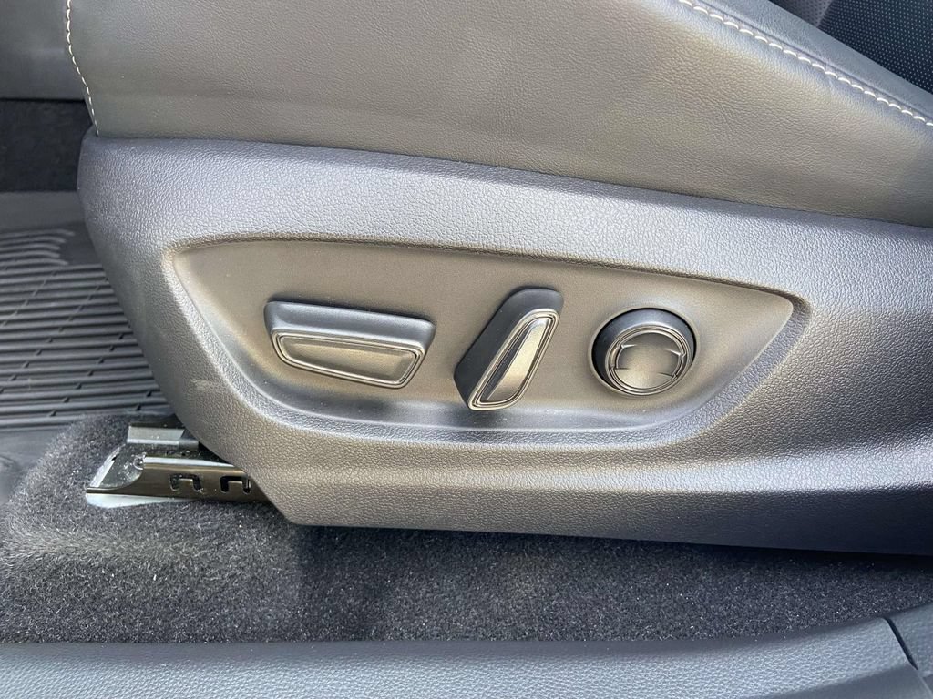 Used 2024 Toyota Crown Platinum AWD/4WD image 14