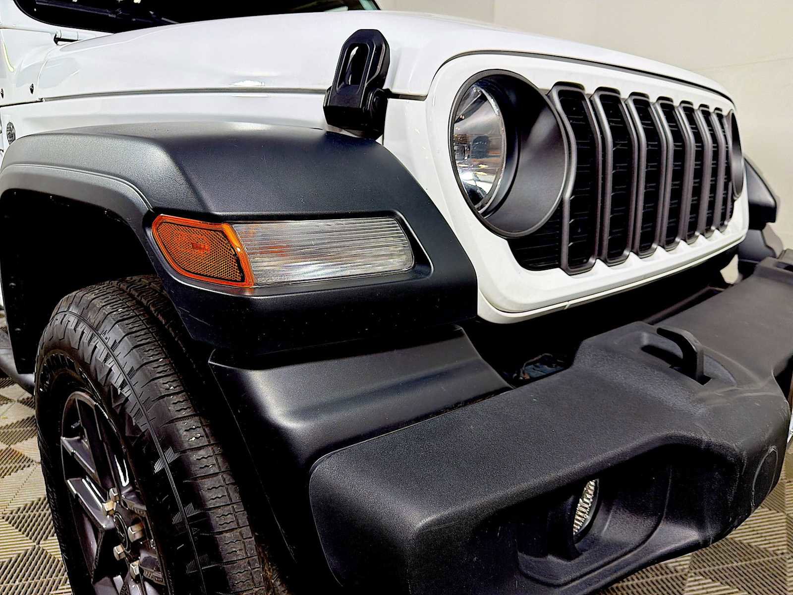 Used 2024 Jeep Wrangler Sport S image 21