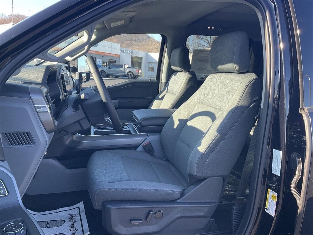 New 2025 Ford F150 XLT w/ Equipment Group 303A High image 18