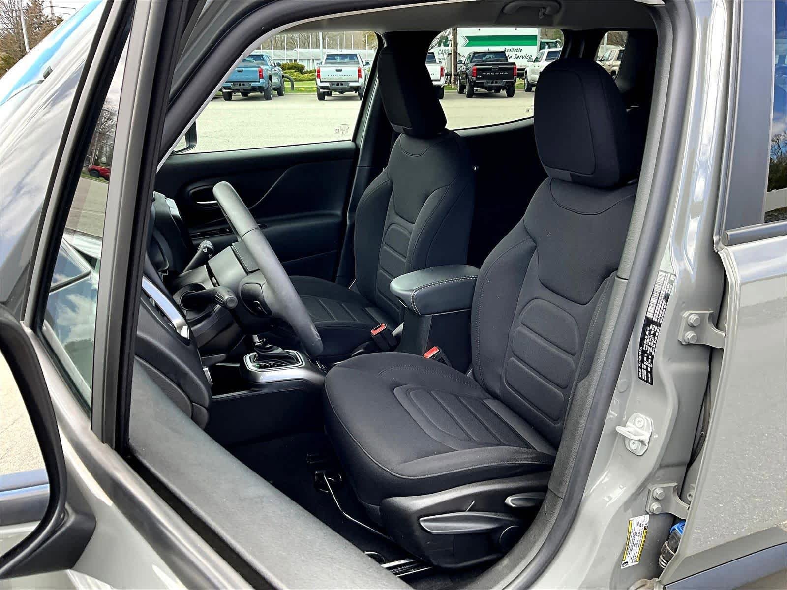 Used 2022 Jeep Renegade Latitude image 11