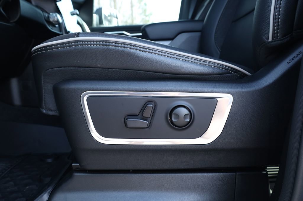 Used 2026 RAM 1500 Laramie w/ Night Edition image 24