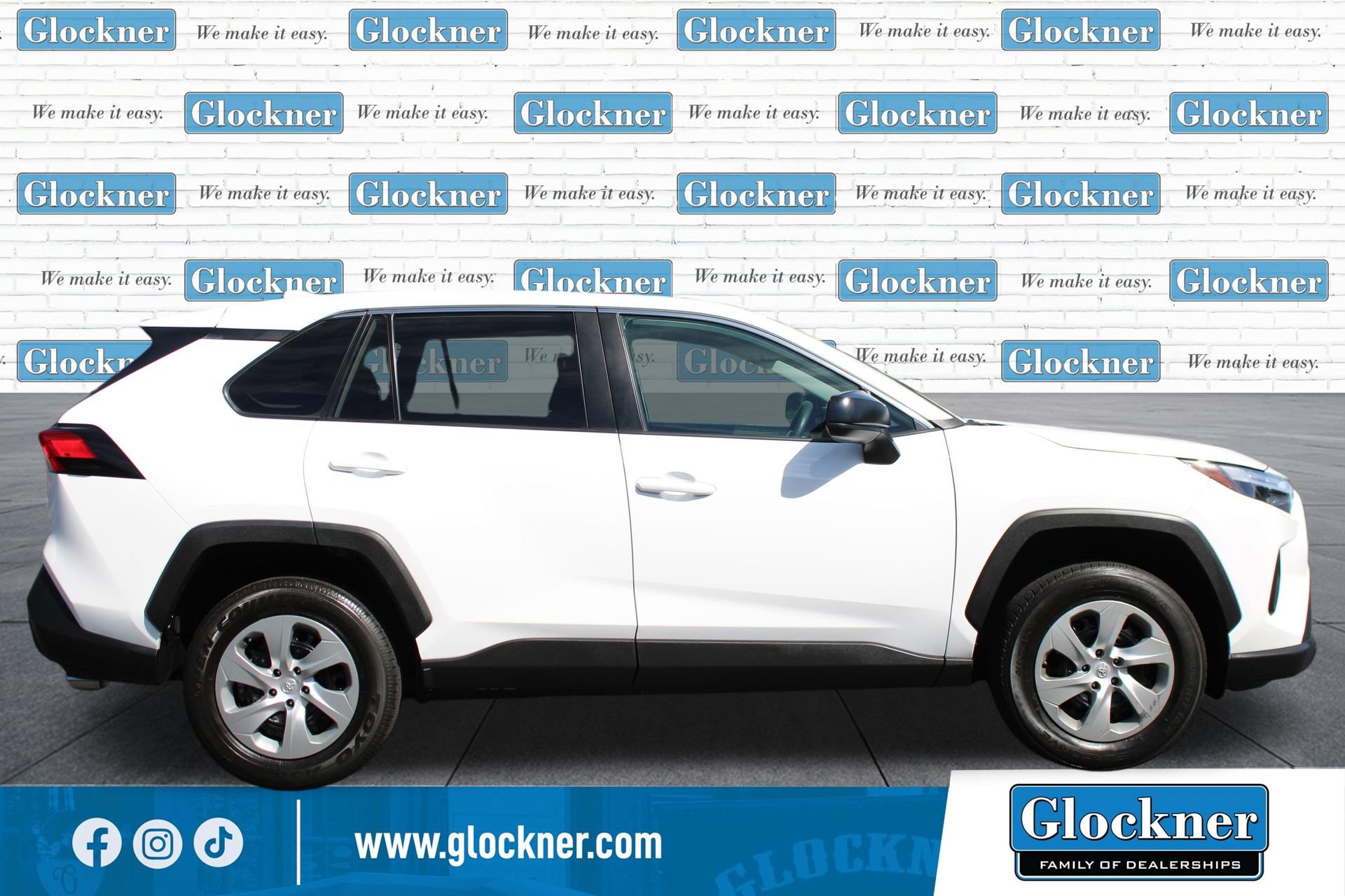 Used 2023 Toyota RAV4 LE FWD image 4