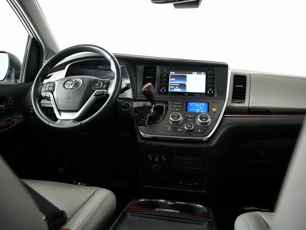 Used 2019 Toyota Sienna Limited Premium image 10